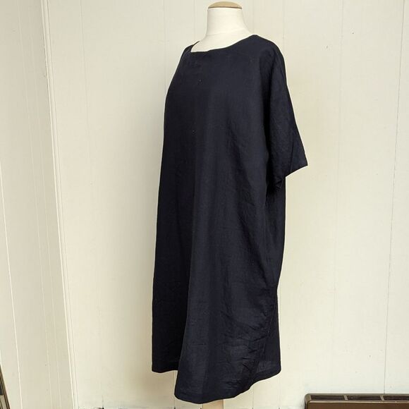 Navy Blue Linen Short Sleeve Oversized Dress by Stamp and Diary - Picture 2 of 7